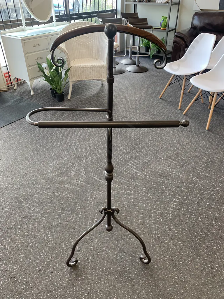 Vintage Iron & Wood Gentleman's Valet, 116 x 56cm Image 1++