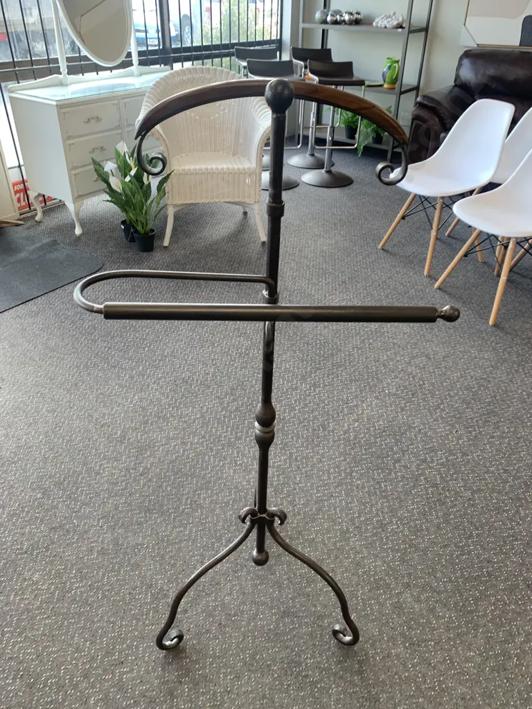 Vintage Iron & Wood Gentleman's Valet, 116 x 56cm Image 1++