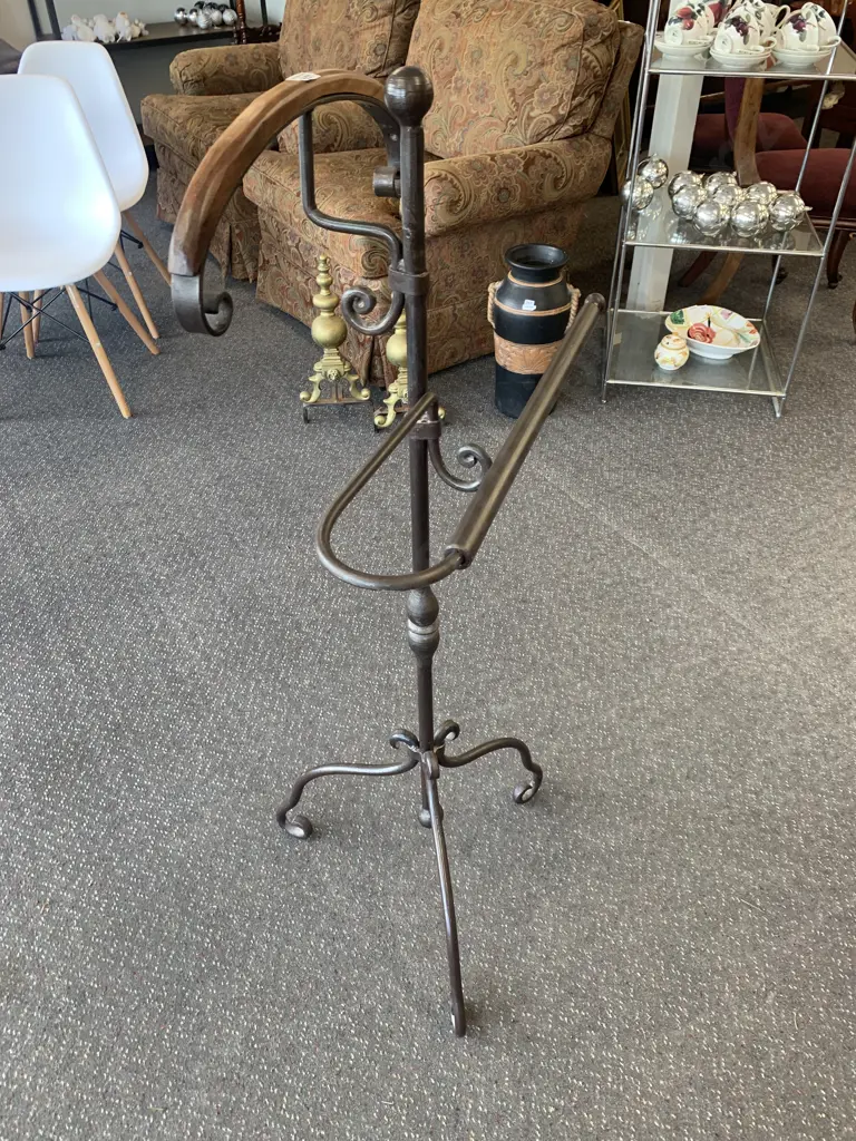 Vintage Iron & Wood Gentleman's Valet, 116 x 56cm Image 1++