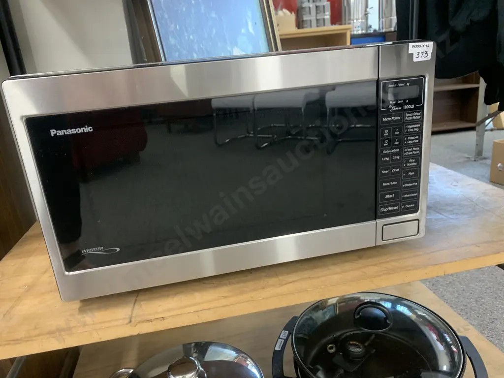 Panasonic The Genius Inverter Microwave Oven, 1100W, Model NN-T584SF Image 1++