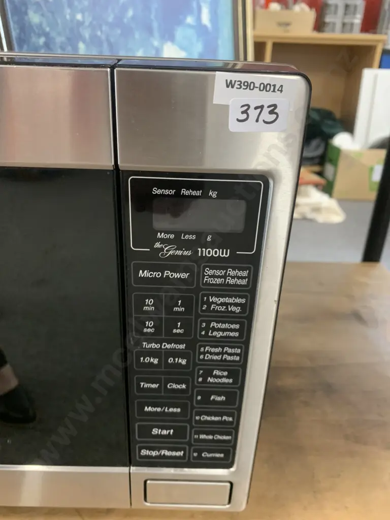Panasonic The Genius Inverter Microwave Oven, 1100W, Model NN-T584SF Image 1++