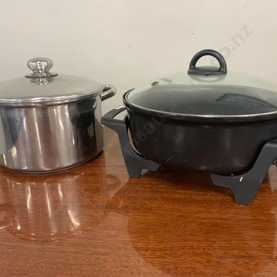 Sunbeam Round Electric Frypan & a Morgan Ware Stock Pot