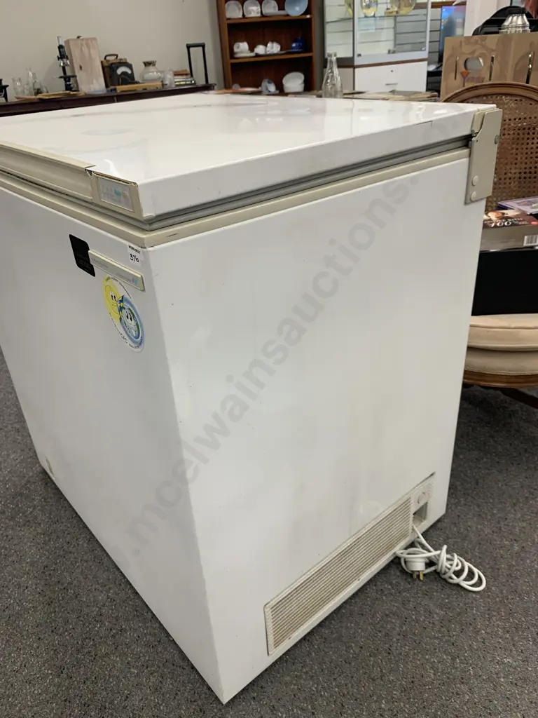 Fisher & Paykel Kelvinator 276 Litre Chest Freezer, Model KH280EMWHWH, H90 W88 D65cm Image 1++