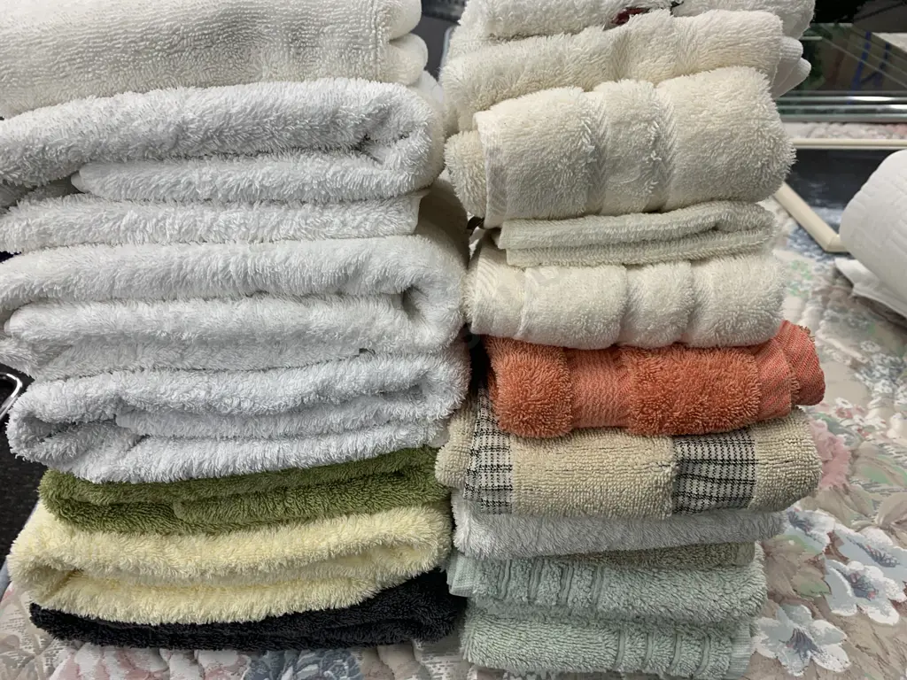 Lot of Towels, Hand Towels, Face Clothes Etc Image 1++