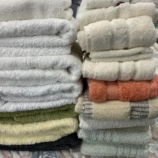 Lot of Towels, Hand Towels, Face Clothes Etc