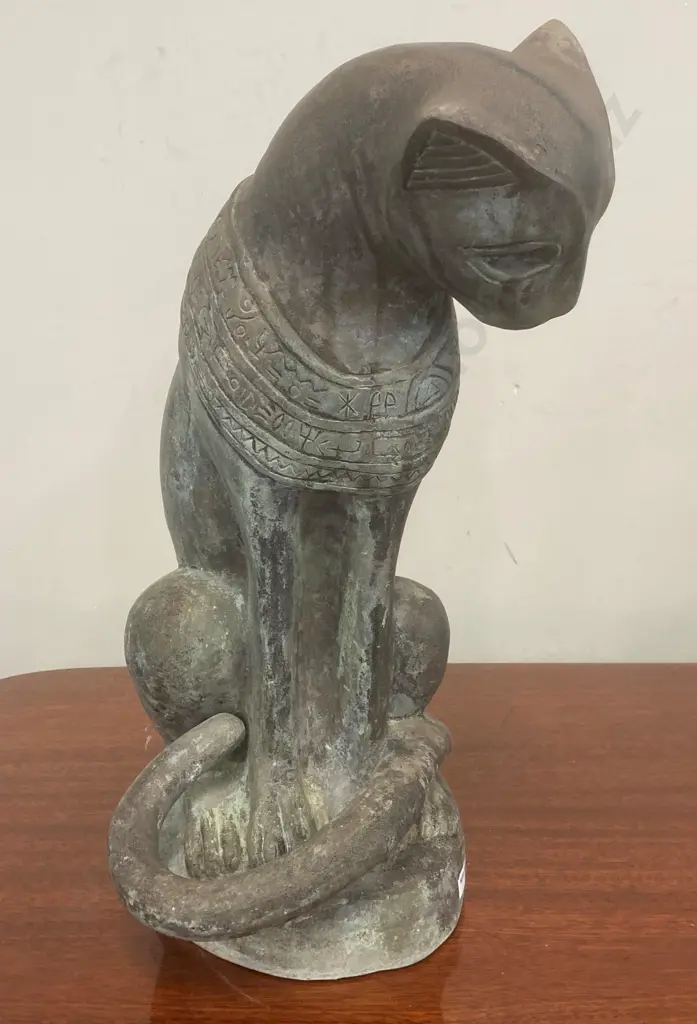 Vintage Brass 'Pompeian Bronze' Cat - Sun Ngai Brass Factory Hong Kong, 45 x 30cm Image 1++
