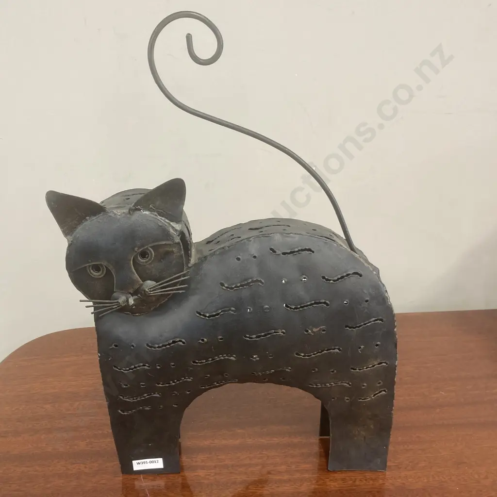 Ornamental Metal Cat Candle Holder, 46.5 x 31cm Image 1++