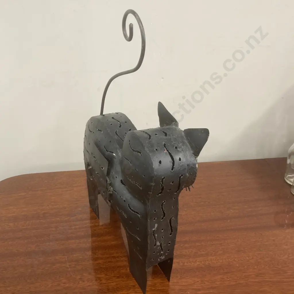 Ornamental Metal Cat Candle Holder, 46.5 x 31cm Image 1++