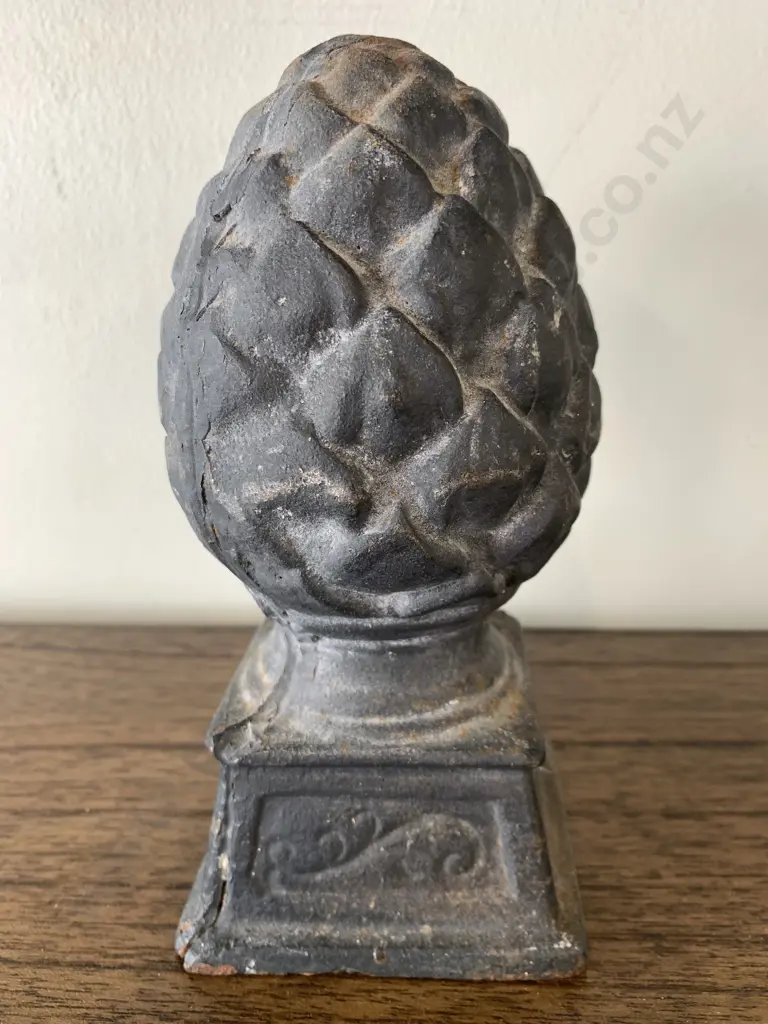 Decorative Steel Acorn Finial, 18 x 8cm Image 1++