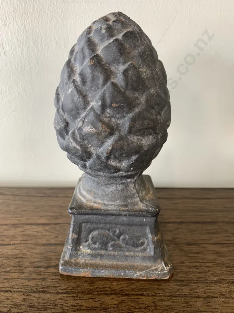 Decorative Steel Acorn Finial, 18 x 8cm Image 1++