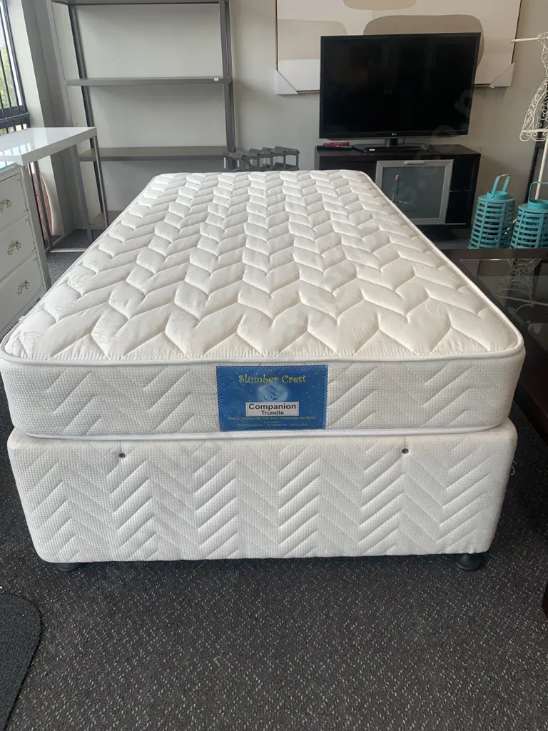 Sealy Posturpedic Slumber Crest Companion King Single Trundler Bed, Cream Leaf Design Image 1++