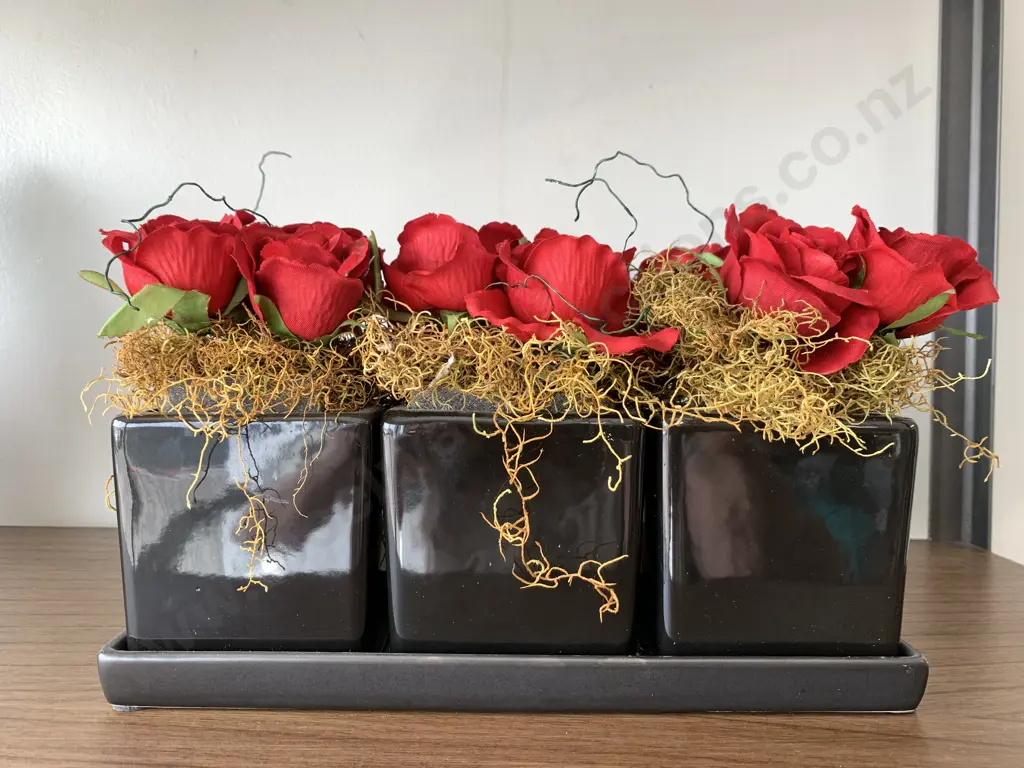 Faux Red Roses, 4 Roses Per Pot, 3 Pots in Ceramic Tray, H20cm Image 1++