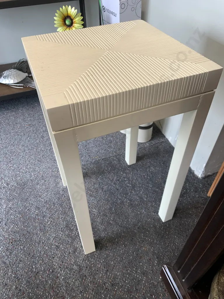 Cream Square Patterned Top Side Table, H60 W30 D30cm Image 1++