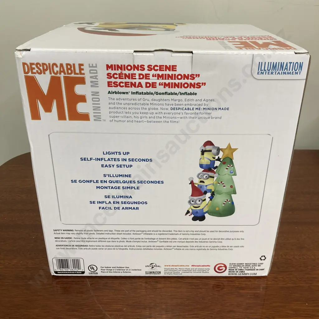 Minions Decorate the Tree Airblown Illuminated Indoor / Outdoor Christmas Display, H1.83m (New Factory Sealed) Image 1++