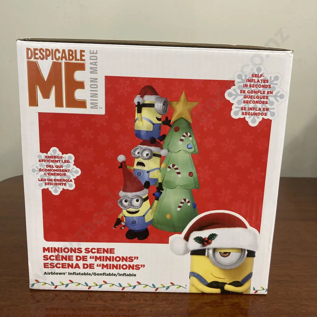 Minions Decorate the Tree Airblown Illuminated Indoor / Outdoor Christmas Display, H1.83m (New Factory Sealed) Image 1++