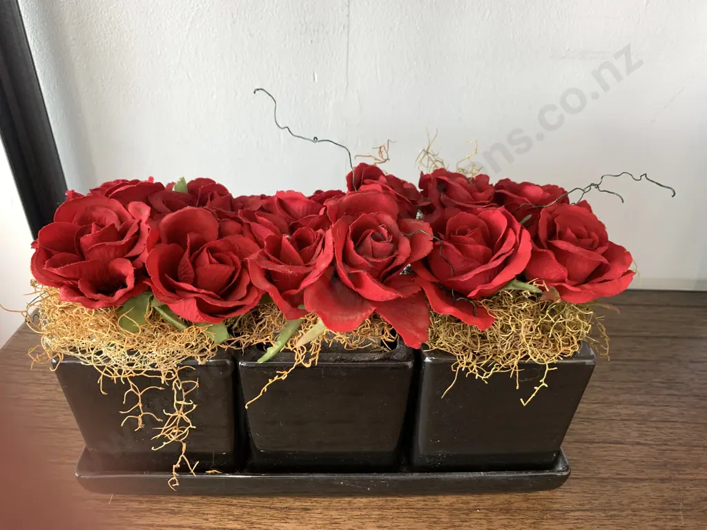 Faux Red Roses, 4 Roses Per Pot, 3 Pots in Ceramic Tray, H20cm Image 1++