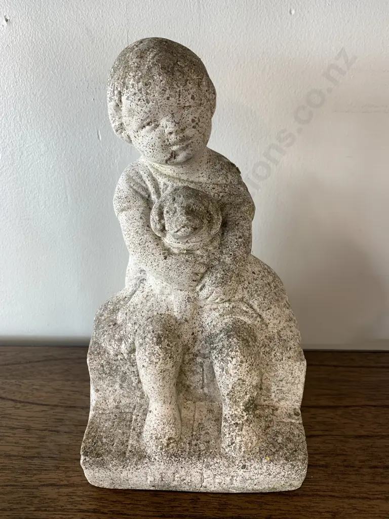Concrete Garden Statue 'Her Pet' 26 x 16cm Image 1++