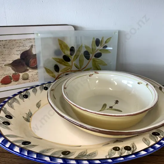 Selection of Platters, Bowls, Placemats 'Olives'