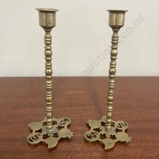 Pair of Fine Ornate Brass Candlesticks, 22.5 x 10cm