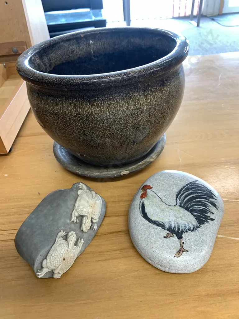 Garden Plant Pot & Plate (af) & Decorative Stones, 17 x 23cm Image 1++