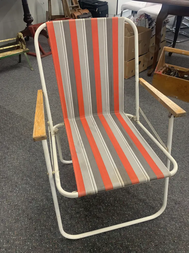 Funky Vintage Fold Up Striped Beach Chair White Frame With Wooden Arms   Image 1++