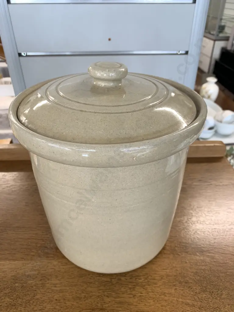 Lidded Stoneware Jar, H24cm Image 1++