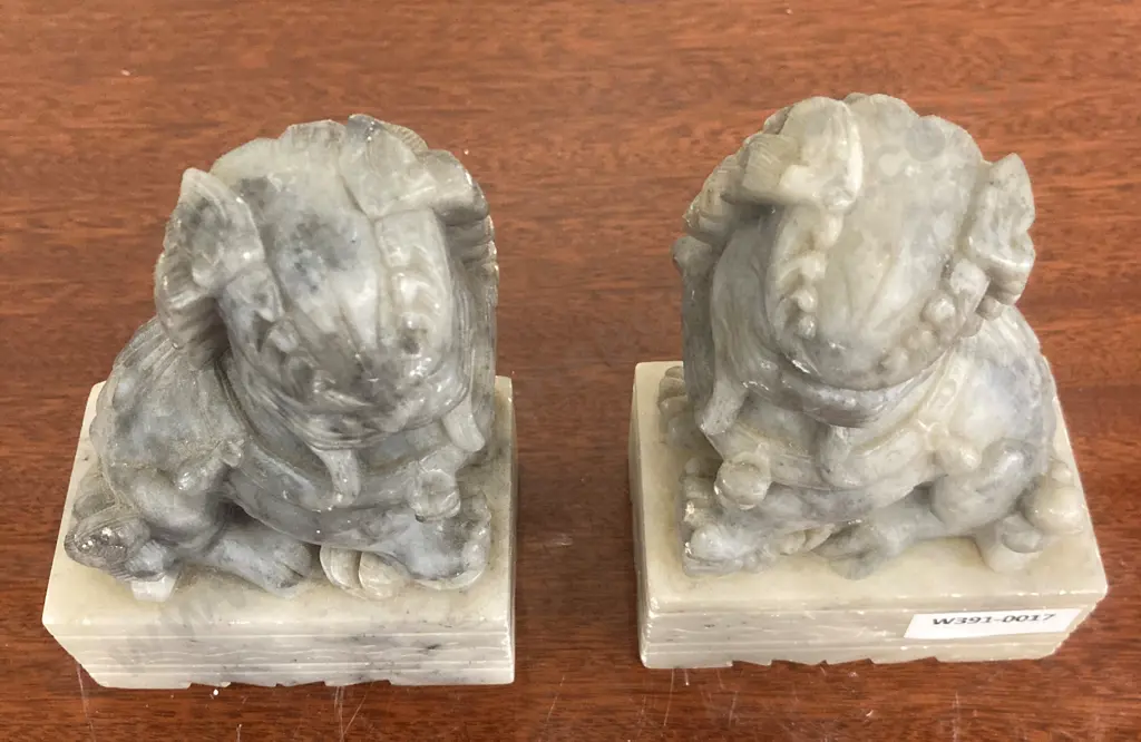 Pair of Vintage Chinese Soap Stone Lion Foo Dog Figurines, H13 W8.5 D5.5cm Image 1++