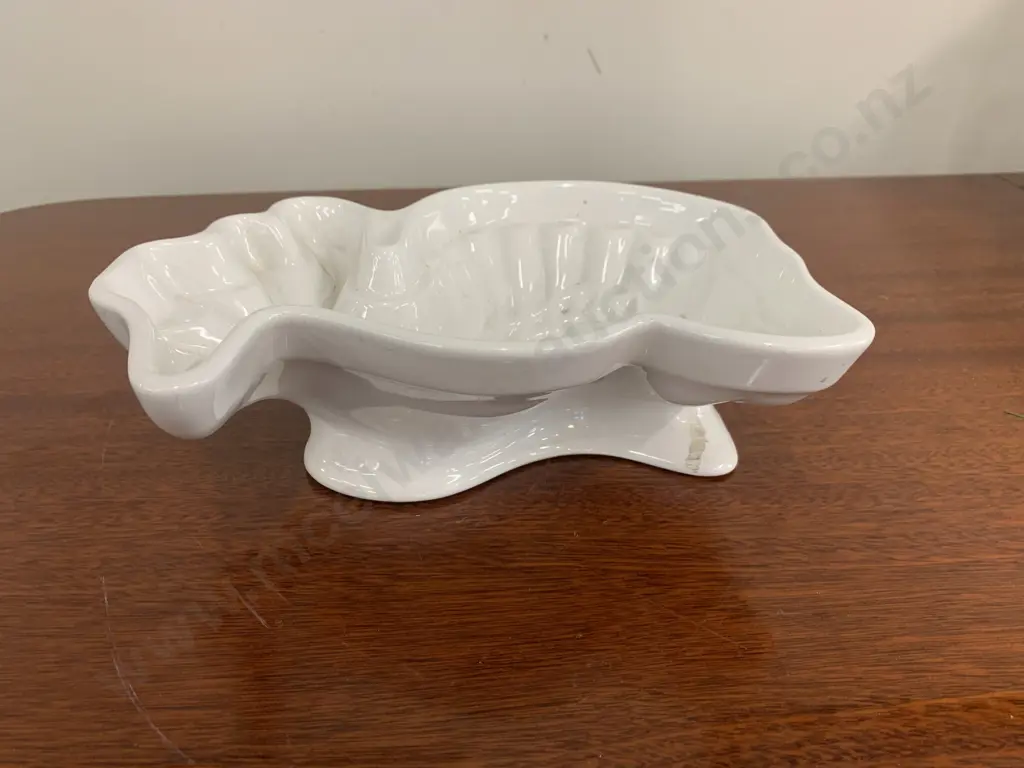 Vintage White Ironstone Fish Mould by ICTC London, 8 x 25cm Image 1++