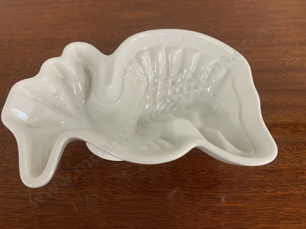 Vintage White Ironstone Fish Mould by ICTC London, 8 x 25cm Image 1++