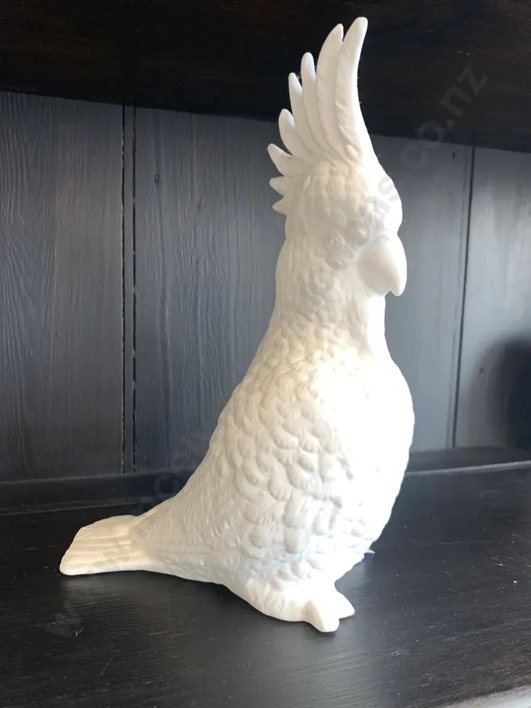 White Porcelain Cockatoo Ornament H25cm Image 1++