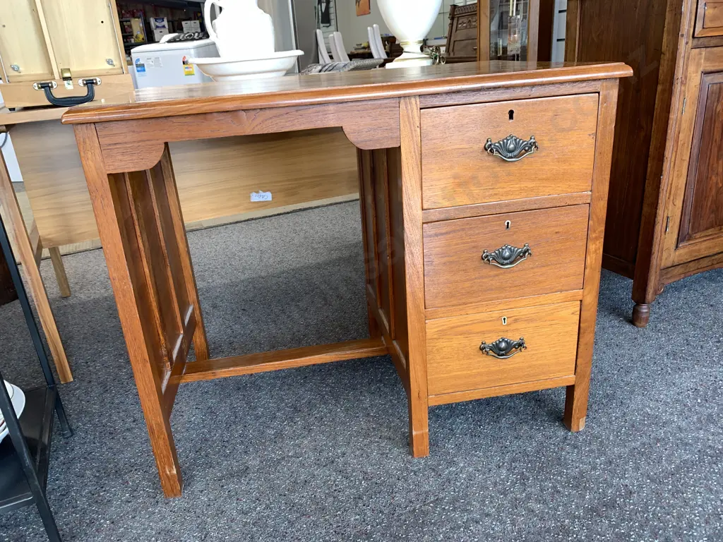 Antique Oak Desk, 3 Drawer, Brass Handles, With Key, H77 W90 D59cm Image 1++