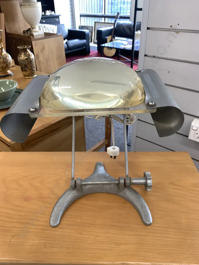 Vintage Retro Magnifying Lamp, 42 x 29cm Image 1++