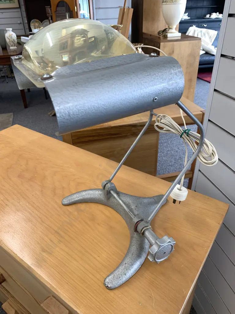 Vintage Retro Magnifying Lamp, 42 x 29cm Image 1++