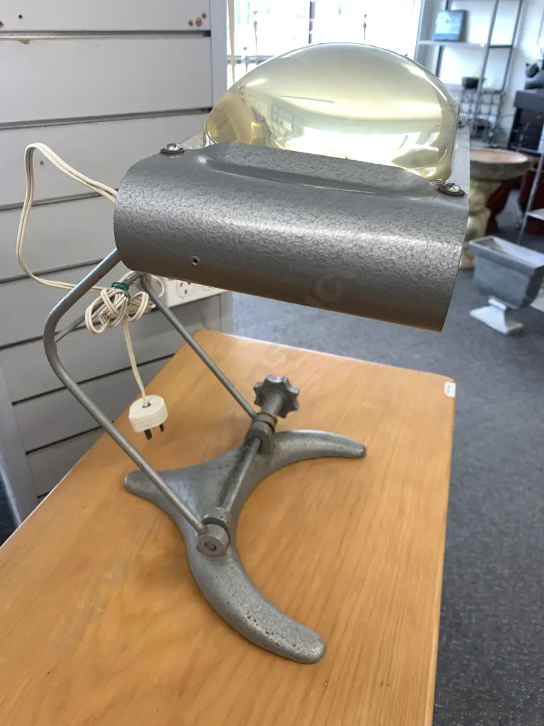 Vintage Retro Magnifying Lamp, 42 x 29cm Image 1++