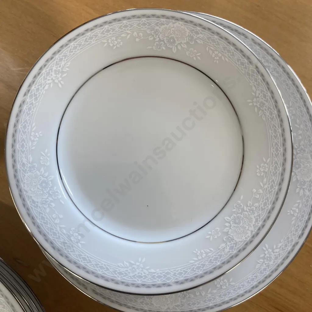 Noritake 34 Piece Dinner Set, L551 - 'LEHIGH' Pattern Image 1++