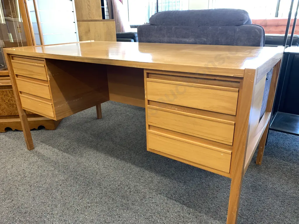Rimu 6 Drawer Desk, H73 W150 D75cm Image 1++