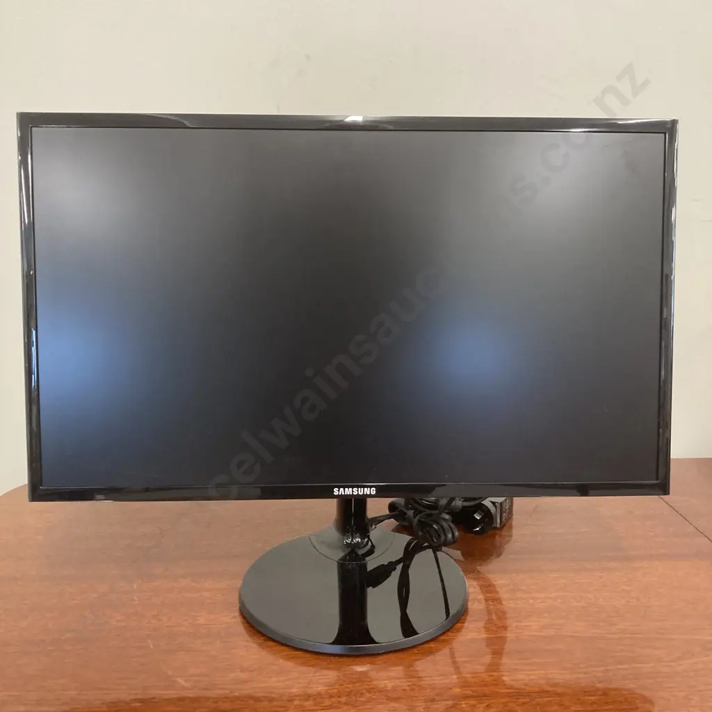 Samsung 24" SF350 LED Monitor, Model LS24F350FHEXXY Image 1++