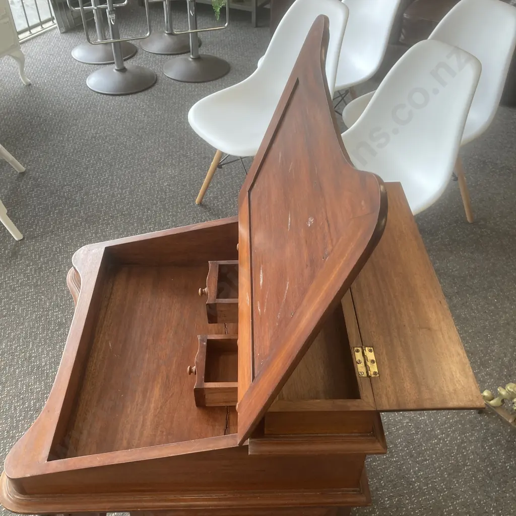 Reproduction Hardwood Davenport Writing Desk With Green Leather Top, 16 Drawers, H84 W55 D56cm,(Missing a Knob)) Image 1++