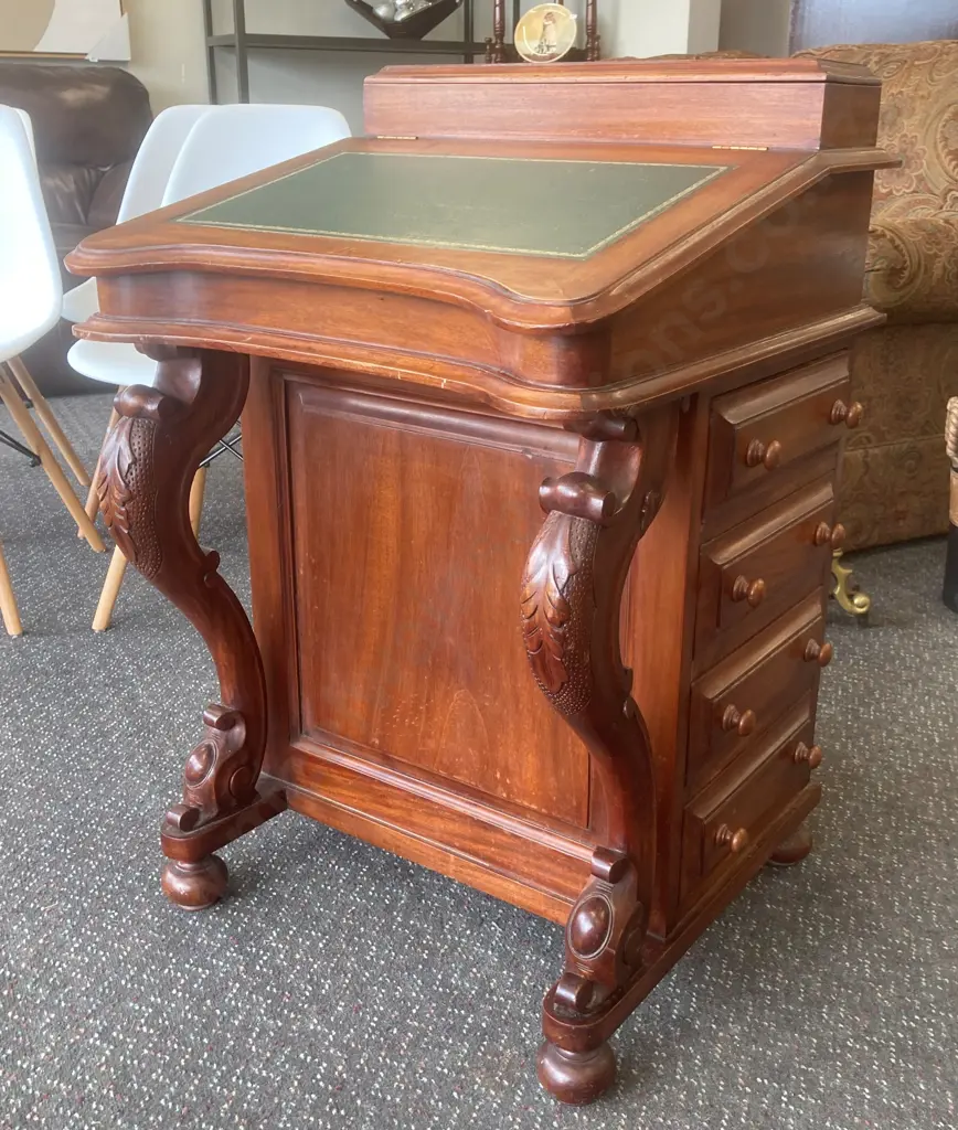 Reproduction Hardwood Davenport Writing Desk With Green Leather Top, 16 Drawers, H84 W55 D56cm,(Missing a Knob)) Image 1++