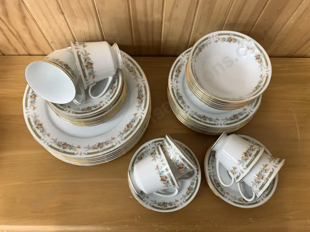 Noritake 6 Place Dinner Ware, P508 'Nashville' Image 1++