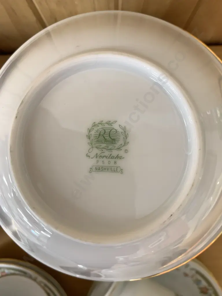 Noritake 6 Place Dinner Ware, P508 'Nashville' Image 1++