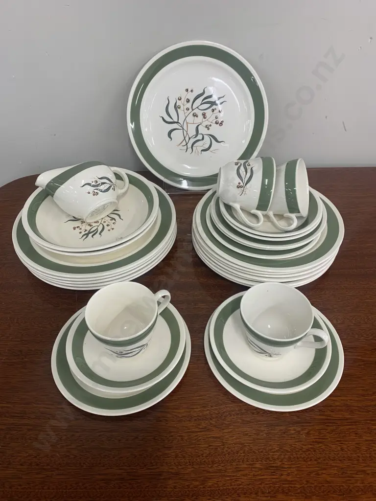 Rare Vintage Grindley "Green Gables" Dinnerware  Image 1++