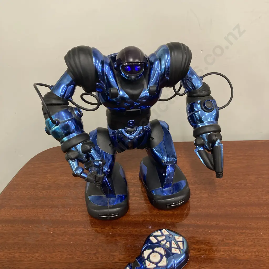 WowWee Robosapien Blue Remote Control Robot With Batteries Image 1++