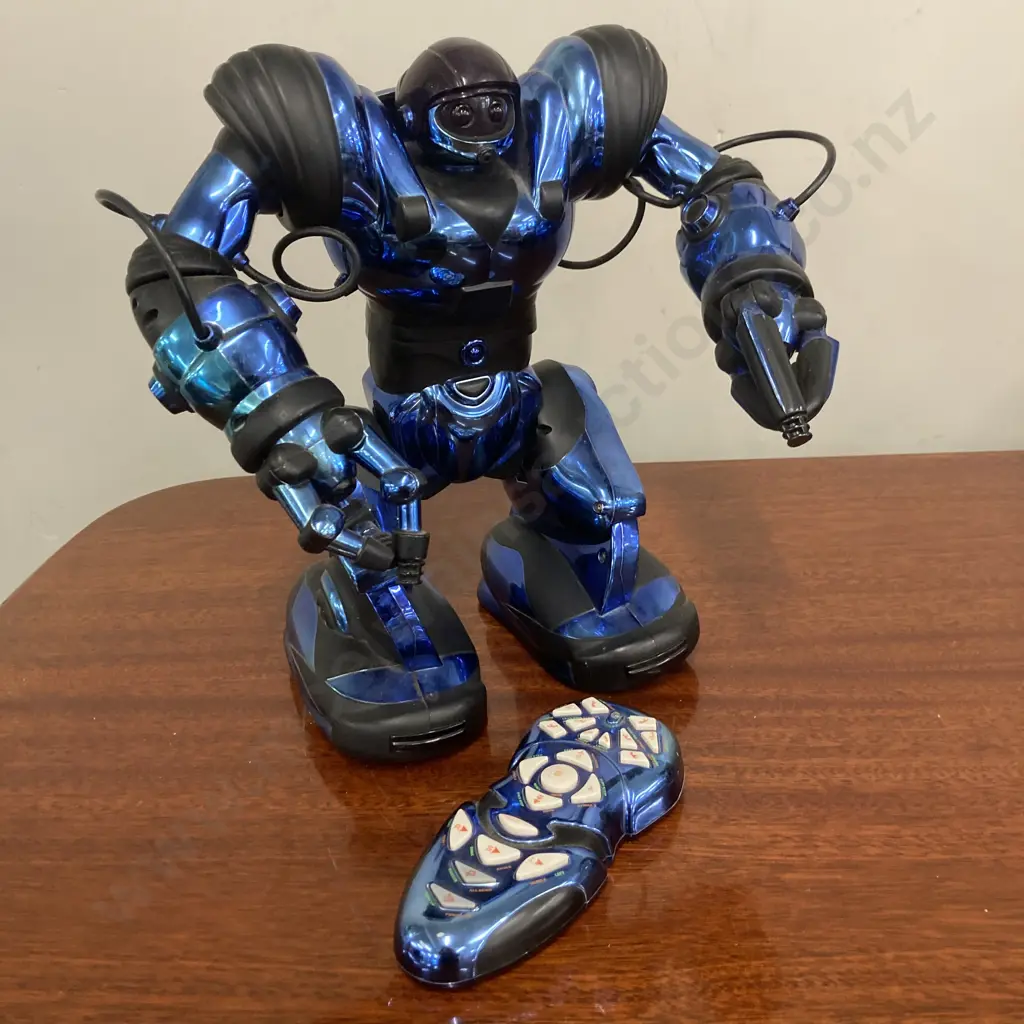 WowWee Robosapien Blue Remote Control Robot With Batteries Image 1++