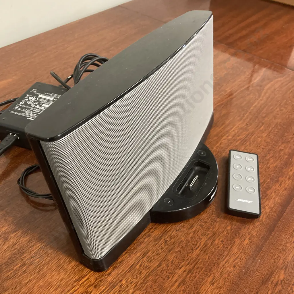 Bose SoundDock Series II Digital Music System With Remote Control Image 1++