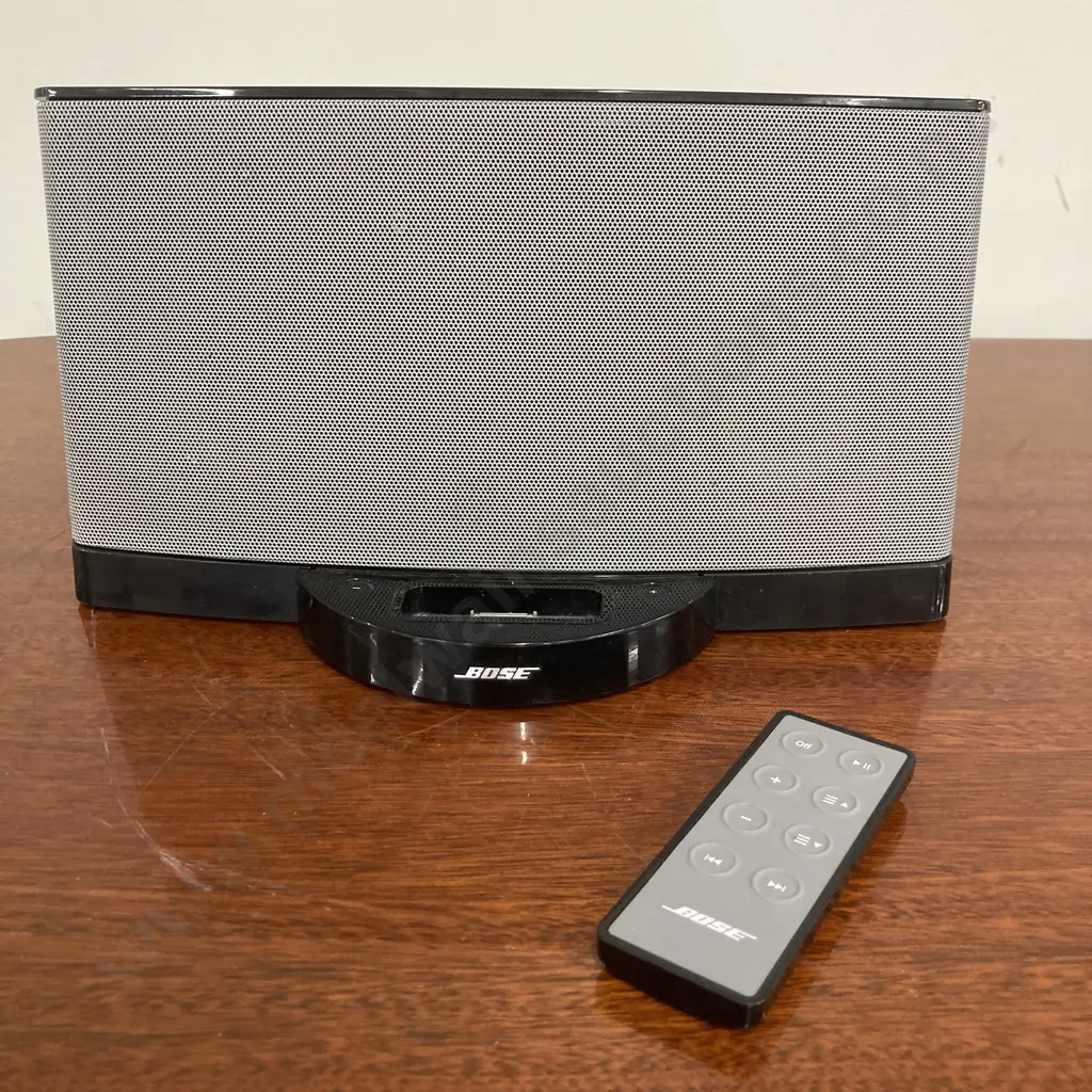 Bose SoundDock Series II Digital Music System With Remote Control Image 1++