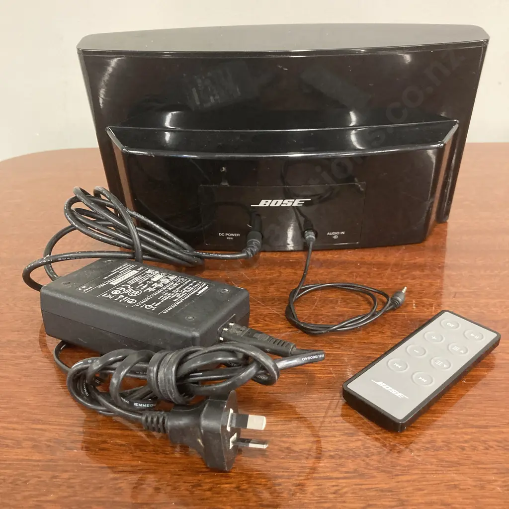 Bose SoundDock Series II Digital Music System With Remote Control Image 1++