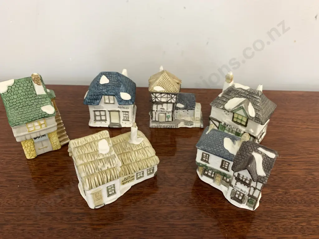 Vintage China Village Scene Ornaments x 6 Image 1++