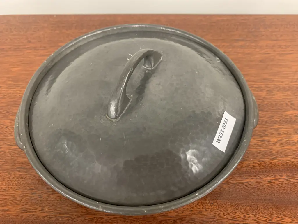Antique English Pewter Hand Hammered 2 Handled Dish With Lid, 10 x 23cm Image 1++