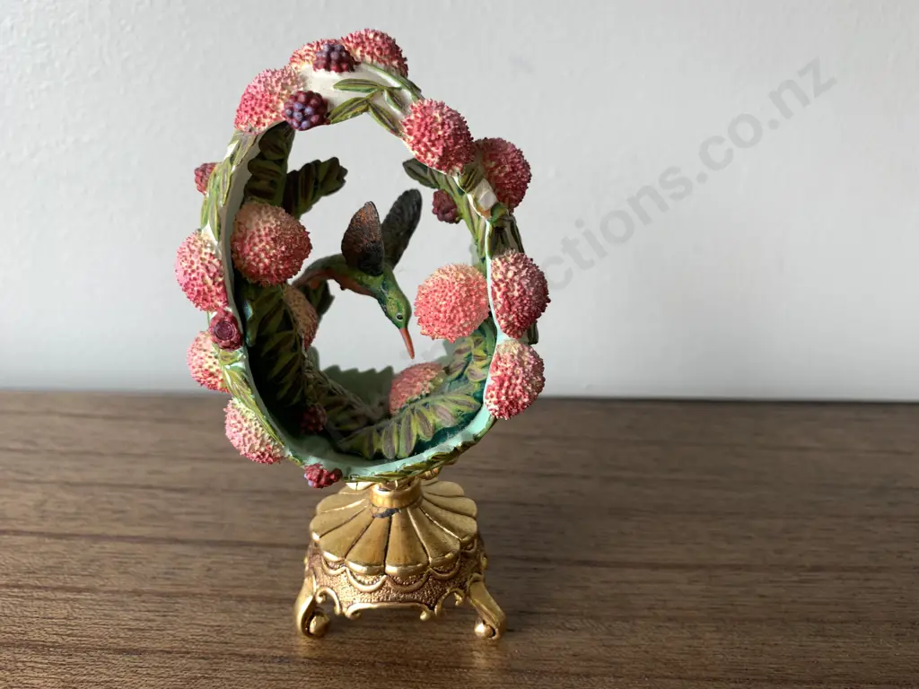 Franklin Mint Collectable, Star Of The Garden - Hummingbird Within a Faberge Egg, H12cm, 24K Gold Plated Stand Image 1++